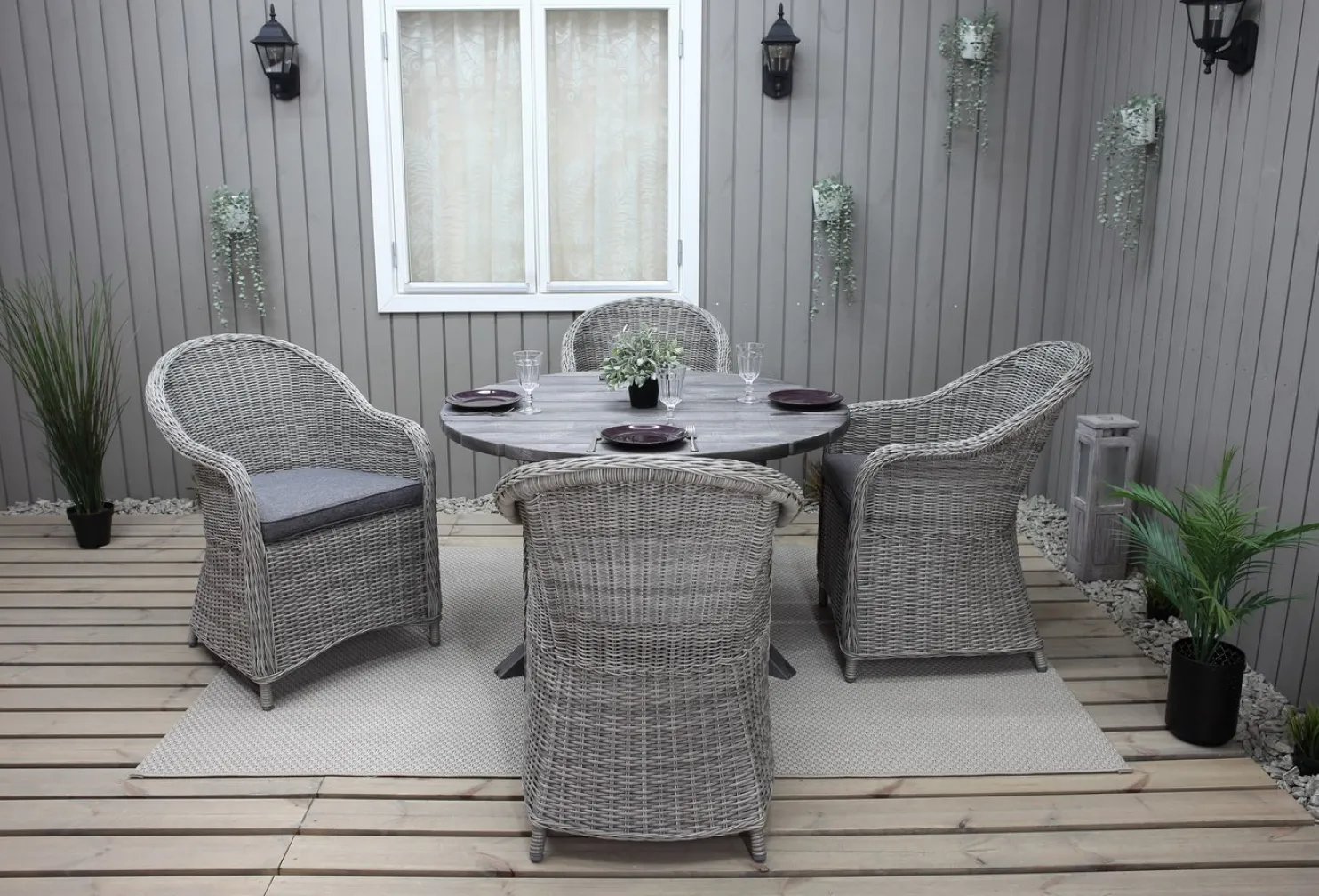 Ruokailuryhmä Baltic Garden, Ø112cm Scottsdale-pöytä + 4 Daisy-tuolia