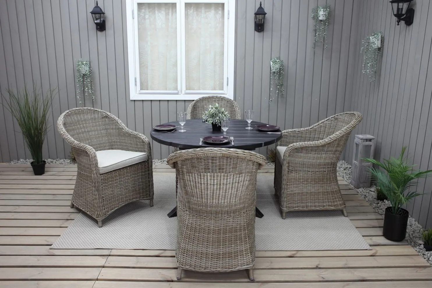 Ruokailuryhmä Baltic Garden, Ø112cm Scottsdale-pöytä + 4 Daisy-tuolia