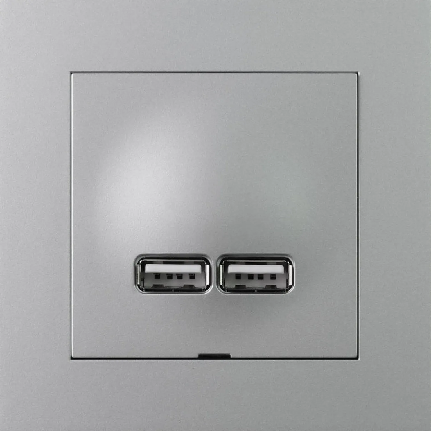 USB-latauspistorasia ELKO Plus 2,1A alumiini